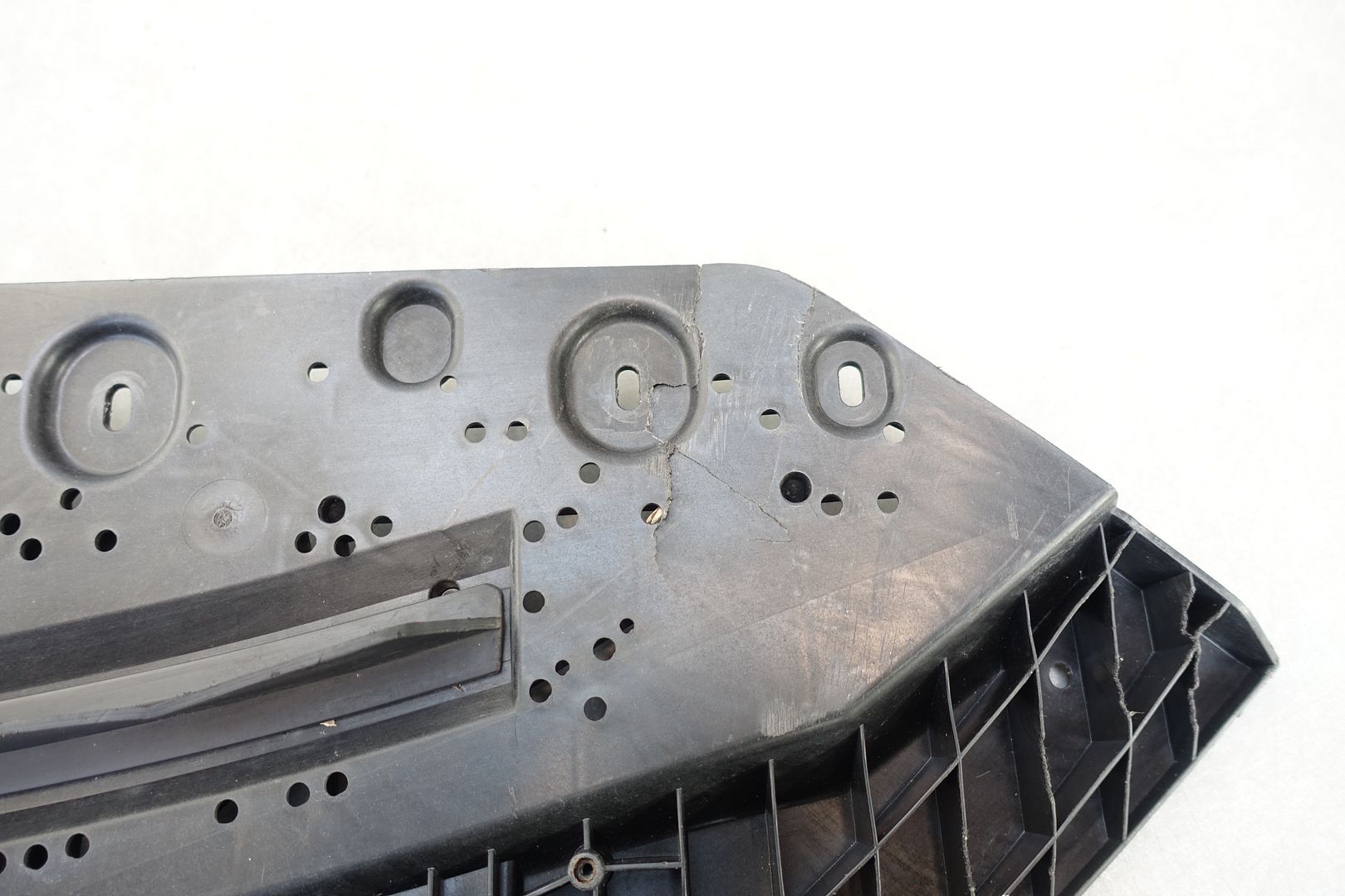 GENUINE AUDI A5 2016 SE BASE FRONT BUMPER UNDERTRAY FITTING TRIM